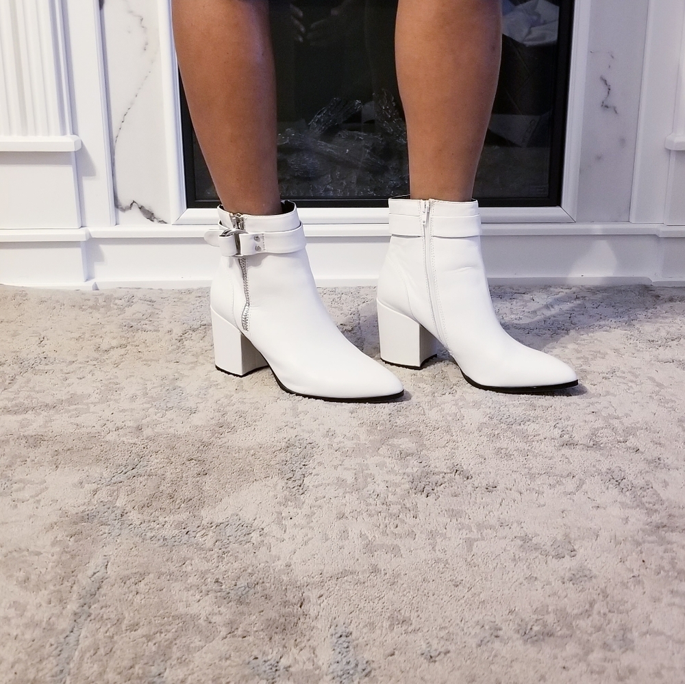 steve madden johannah ankel boot in white